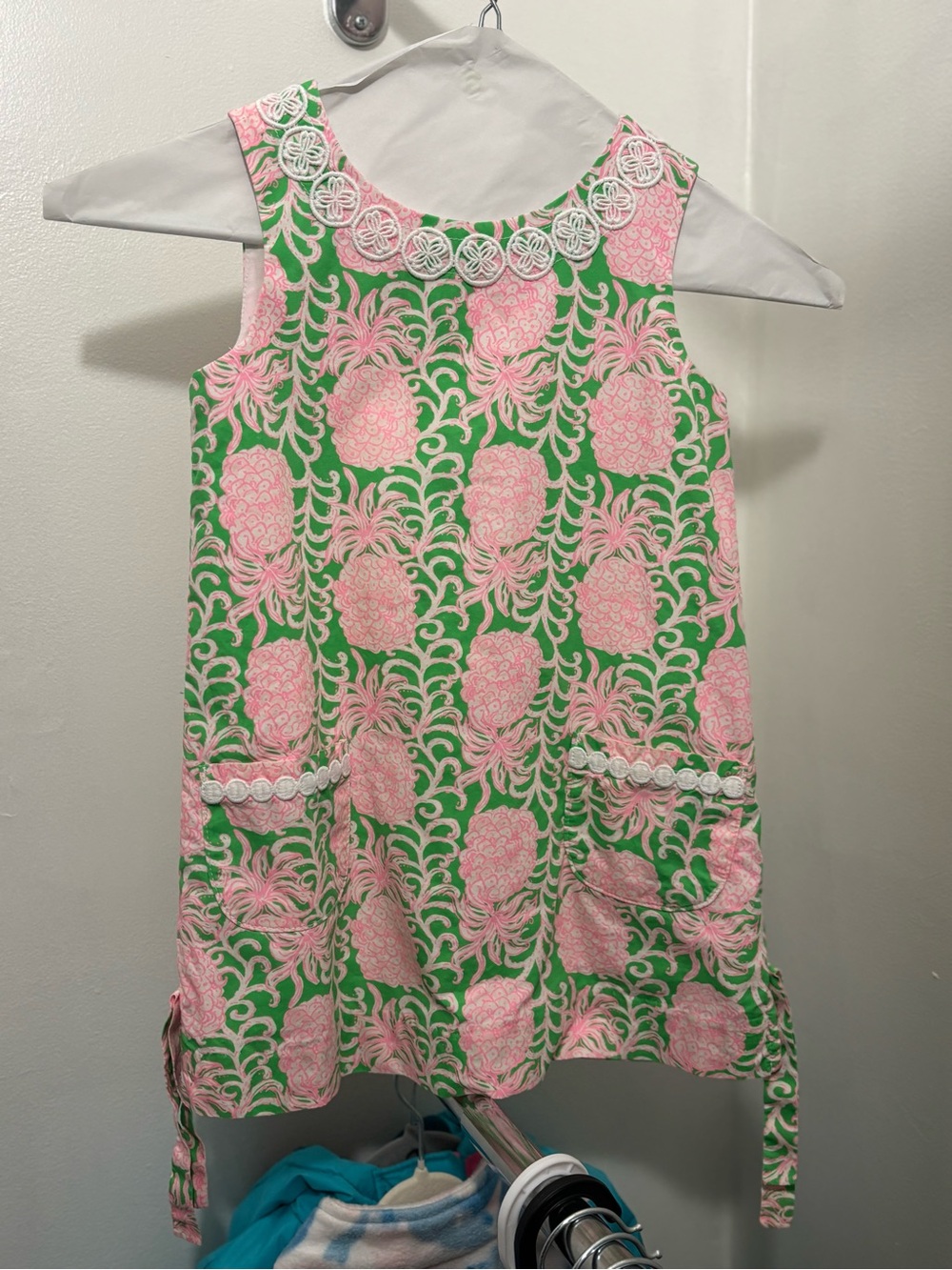 Lilly Pulitzer 4T Green & Pink Pineapple Classic Shift Dress, Only Worn 1 x
